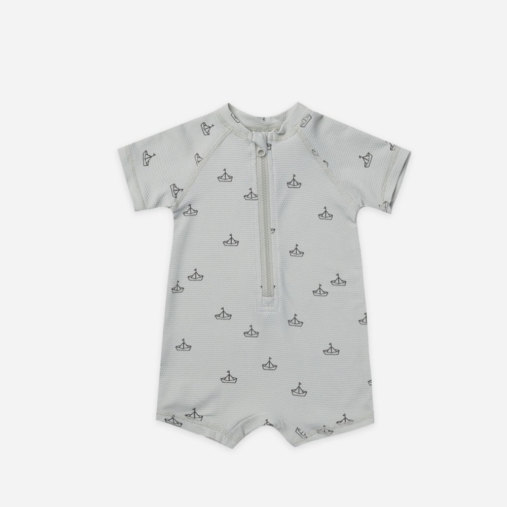 Quincy Mae - never worn boys zip rashguard bathing suit - size 6-12 months